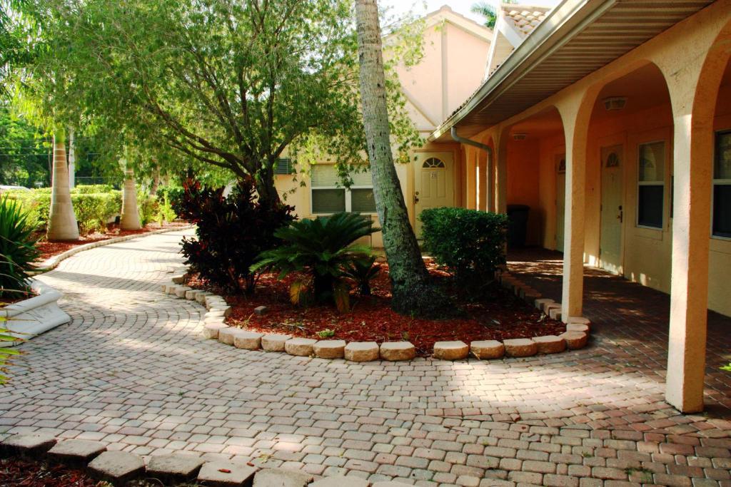 Rock Lake Resort Fort Myers Exteriör bild