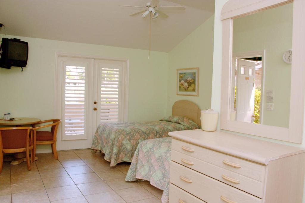 Rock Lake Resort Fort Myers Rum bild
